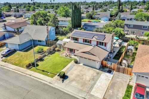 625 Berkshire Dr, Liberty Farms, CA 95620-2205