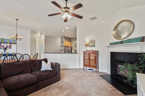 1424 Suzanne Dr, Allen TX  75002-5881 exterior