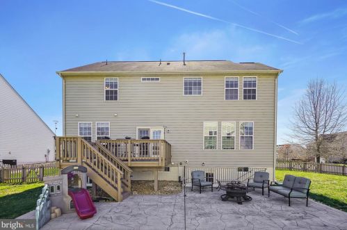 10 Charter Gate Dr, Fredericksburg, VA 22406-8206