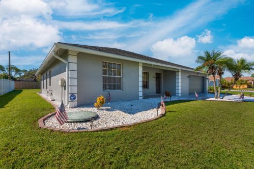 2120 Fears Ave, Fort Pierce, FL 34953-4532