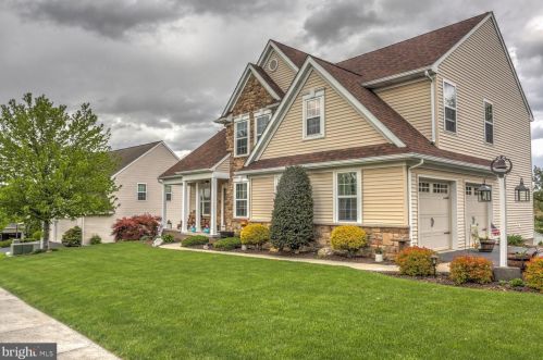 111 Summerlyn Dr, Ephrata, PA 17522-9804