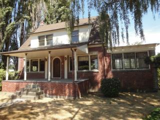 26410 68th Ave, Kent, WA 98032-7272