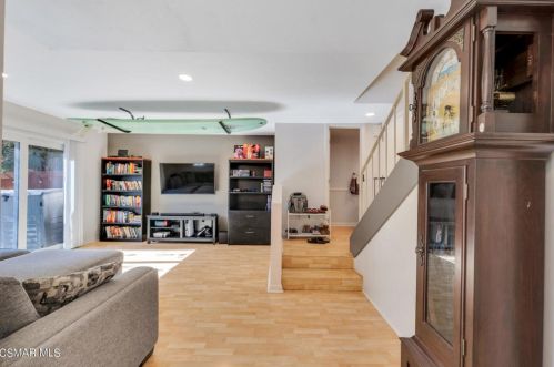 27503 Endeavor St, Calabasas CA  91301-3538 exterior