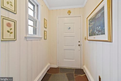 203 Stonehurst Dr, Wilmington, DE 19804-3144