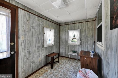 121 Charles Ave, Hanover PA 17331-3337 exterior