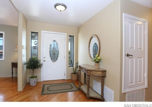 1529 Montecito Vis, Alpine CA  91901-2317 exterior