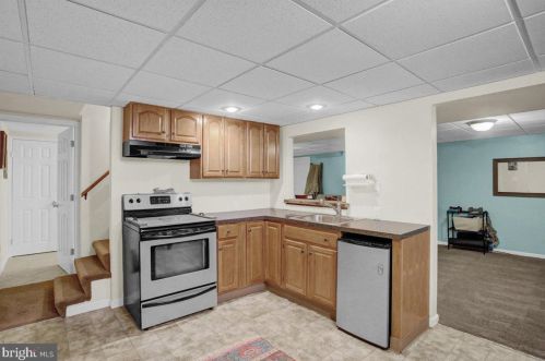 1024 Kercher Ave, Dauberville PA  19533-9389 exterior