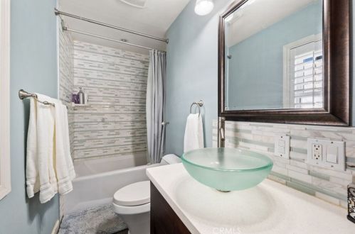 3330 10th St, Long Beach CA  90804-5010 exterior