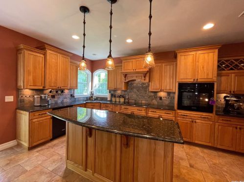 98 Summerfield Dr, Holtsville, NY 11742-2515