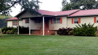 207 Hillcrest Rd, Madisonville, TN 37354-6027
