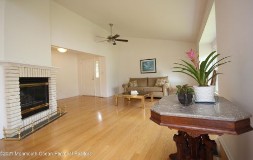 1 Redwood Dr, Tinton Falls NJ  07712-8711 exterior