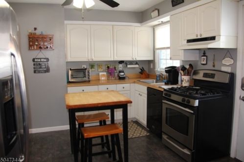 17 Rutgers Ave, West Milford Lakes NJ  07480-3505 exterior