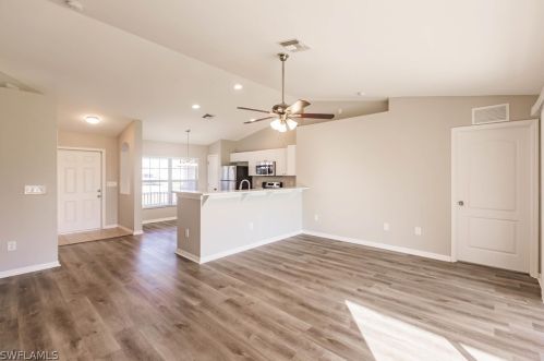 305 25th Ave, Cape Coral FL  33993-7577 exterior