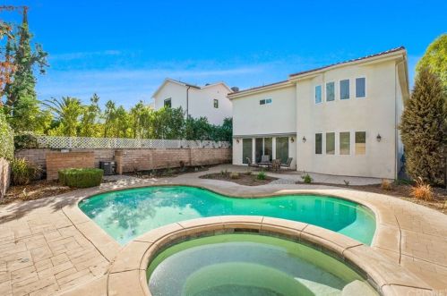 4946 Haskell Ave, Van Nuys CA 91436-1540 exterior