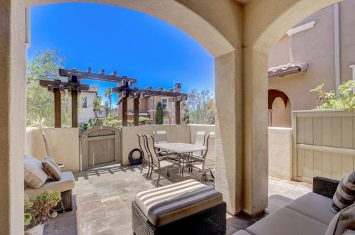 8437 Kern Cres, San Diego, CA 92127-4156