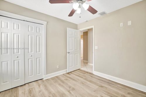 2728 177th Ave, Hollywood FL  33029-5142 exterior