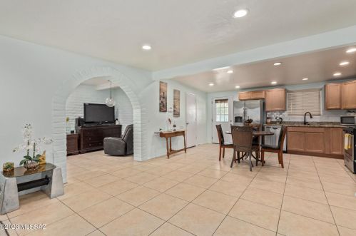 4801 Camino De La Plz, Tucson AZ  85714-3125 exterior