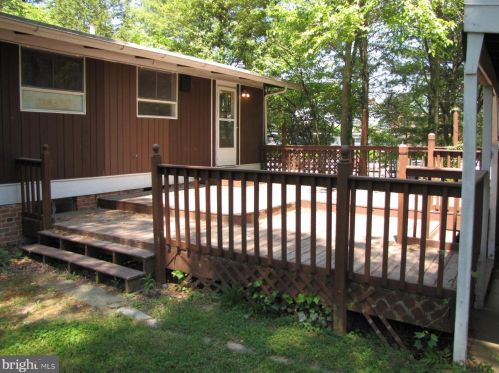 2901 Pine Spring Rd, Falls Church VA  22042-1317 exterior