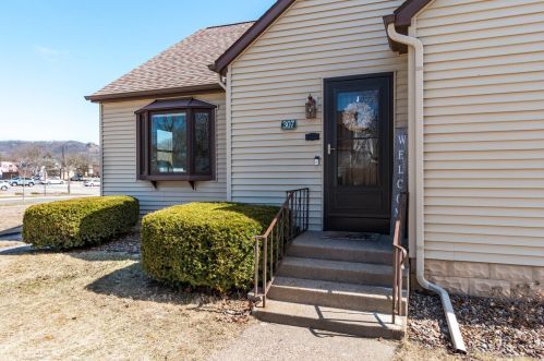 307 24th St, La Crosse WI  54601-5118 exterior