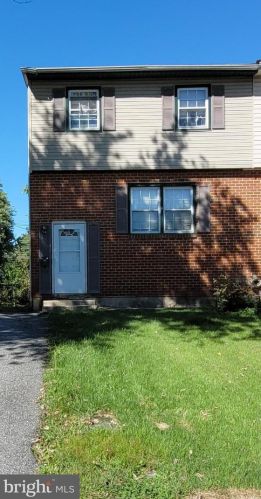 4 Booker Cir, New Castle, DE 19720-3649