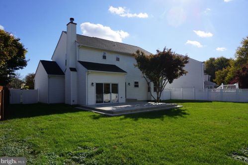 42 Wellspring Dr, Bear, DE 19701-1359