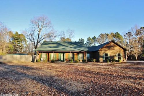 5100 Detonti Rd, Bauxite, AR 72011-9376