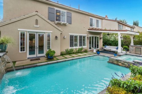 26173 Lone Rock Ct, Santa Clarita CA  91381-0647 exterior