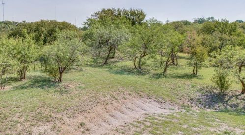 2613 Whispering Oaks Cv, Cedar Hill TX 75104-4556 exterior