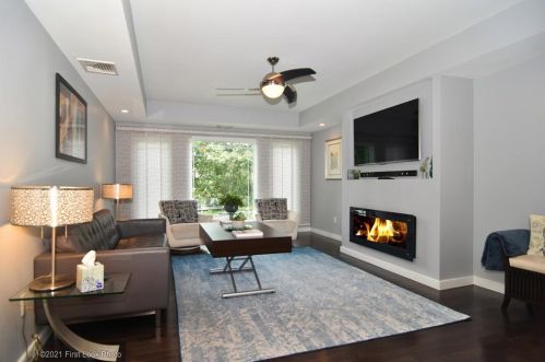 16 Evergreen Pkwy, North Providence RI  02904-3109 exterior