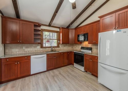 104 Still Rd, Poughquag NY  12570-5045 exterior