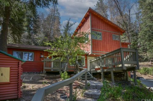 26421 Forest Ln, Twin Peaks, CA 92391-0420
