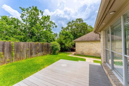 8802 Colberg Dr, Austin TX  78749-4179 exterior