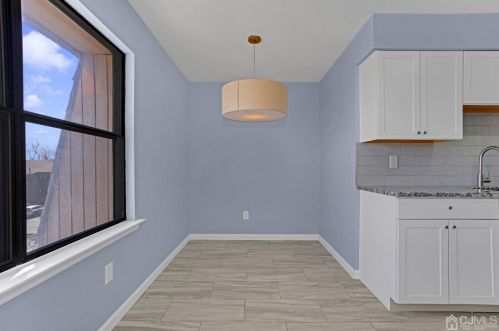 326 Sharon Gdn Ct, Woodbridge NJ  07095-4312 exterior