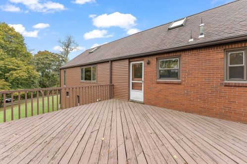 3041 Cummings Dr, Glenshaw, PA 15116-2801
