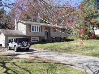 1464 Federal Dr, Downingtown, PA 19335-3636