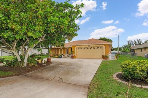 203 30th St, Cape Coral, FL 33904-3479