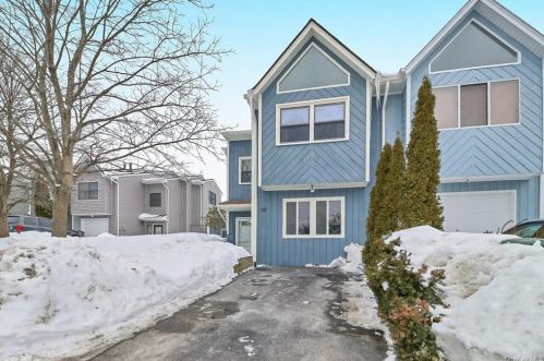 89 Marian Ct, Warwick, NY 10990-4047