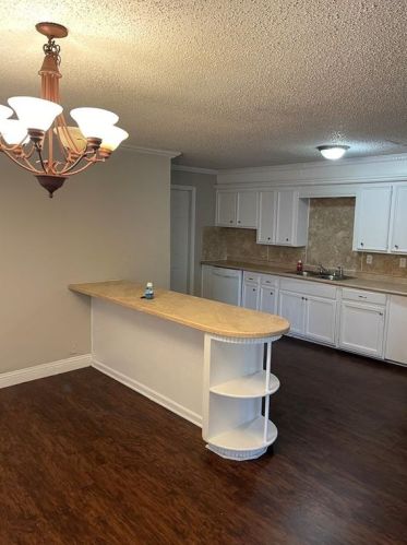 516 Hillery St, Burleson TX  76028-3535 exterior