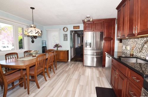 614 Bermuda Rd, Babylon, NY 11704-7208