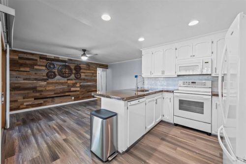 221 Alamo Dr, Vacaville CA  95688-2423 exterior