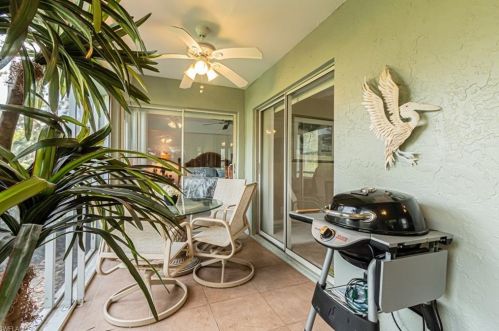 2143 Tama Cir, Naples FL  34112-7413 exterior
