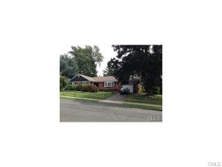 75 Clark St, Bridgeport, CT 06606-3541