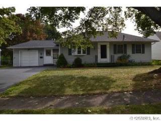 140 Sandalwood Dr, Rochester, NY 14616-1517