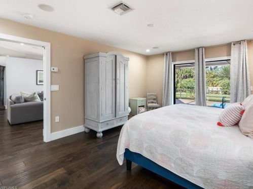 1905 Imperial Golf Course Blvd, Naples FL  34110-1007 exterior