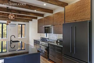 237 Macon St, Brooklyn, NY 11216-2406