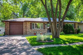 229 Sharmin Dr, Ankeny, IA 50023-2120