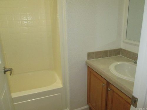 1584 Duke Dr, Livingston CA  95334-9343 exterior