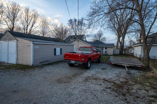 1521 Lincolnway, Mishawaka, IN 46544-2919
