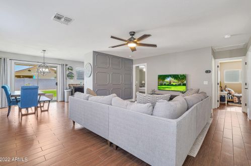 651 Concord St, Gilbert, AZ 85296-3040