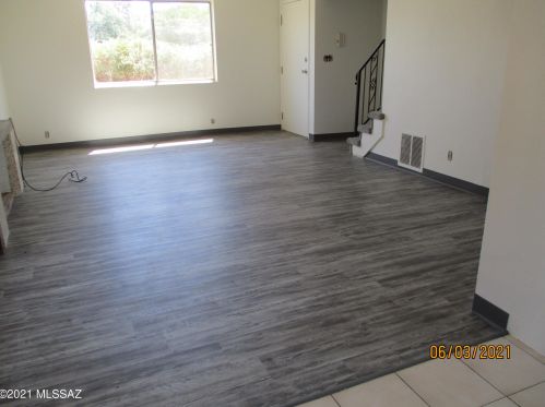 2811 Craycroft Rd, Tucson AZ  85712-5201 exterior
